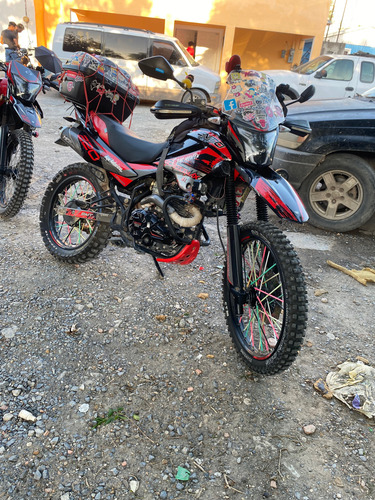 Motocicleta Vento Crossmax 220cc 2025