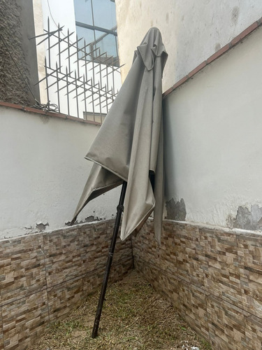 Mesa, 6 Sillas Y Sombrilla De Terraza