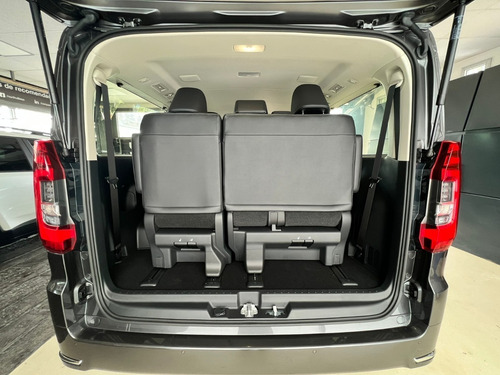 Imagen 10 de 18 de Toyota Hiace 2.8 Wagon At6 10 As