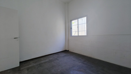 Departamento Ph En Venta En Ciudadela, Tres De Febrero, G.b.a. Zona Oeste Tres Ambientes Con Patio