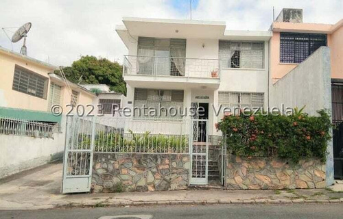 Casa En Venta 24-7813 En La Trinidad 