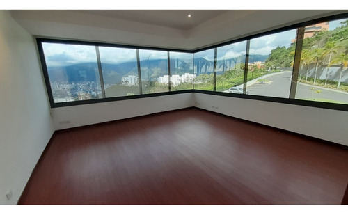 Alquiler Apto Colinas Del Tamanaco 369m2 4h+s/5b+s/5p
