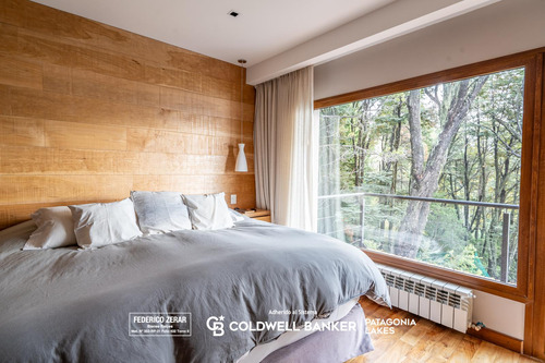 Venta - Exclusiva Casa De 8 Ambientes, 5 Dormitorios, 6 Baños En Barrio Las Vertientes.