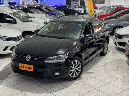 Volkswagen Jetta 2.0 Comfortline Flex 4p Automática