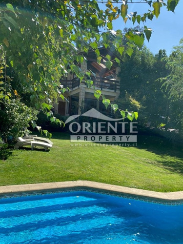 Estupenda Casa Familiar-condominio Inmejorable En El Arrayan