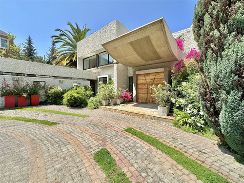 Casa En Venta De 4 Dorm. En Lo Barnechea