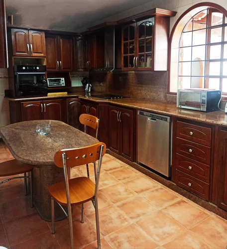 Imagen 6 de 14 de Venta De Casa - Urb. Los Nuevos Teques - Los Teques
