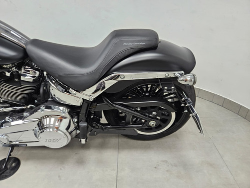 Harley-davidson Softail Breakout 117