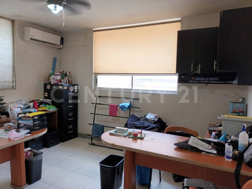 Oficina En Venta En Col. Mitras Centro En Monterrey