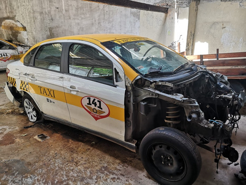Grand Siena 2018. Ex Taxi, Siniestrado