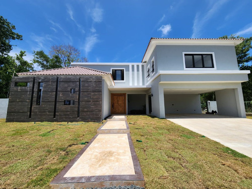 Villa En Venta En Punta Cana Village