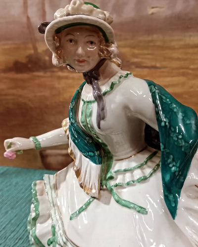 Antigua Dama De Porcelana Austriaca