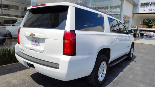 Imagen 5 de 11 de Chevrolet Suburban 2016 5.3 V8 Lt Piel 2 Fila Asientos At