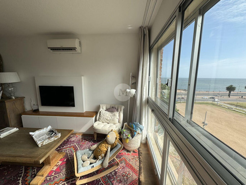 Venta Apartamento Piso Alto Con Vista Al Mar - 2 Dormitorios En Palermo