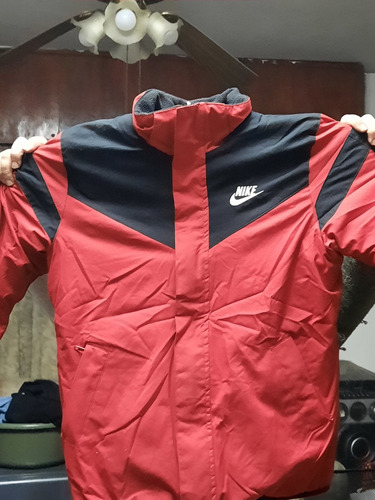 Campera Nike Talle 10 De Niño, Reversible, Bordeaux Y Negra