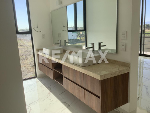 Casa En Venta En Condominio Balvanera