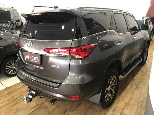 Toyota Hilux Sw4 2.8 Srx 4x4 7 Lugares 16v Turbo