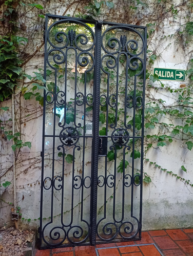 Puerta Hierro Forjado Vidriada. Antigua Negro