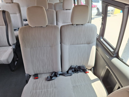 Nissan Urvan 2.5 15 Pas Amplia Aa Mt