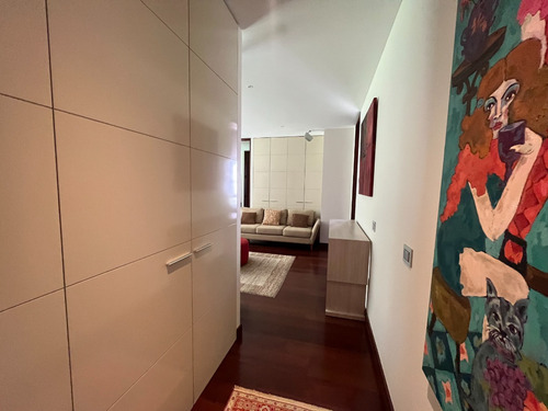 Precioso Dúplex / 5 D + 6 B + Serv. + 5 E / Los Domínicos