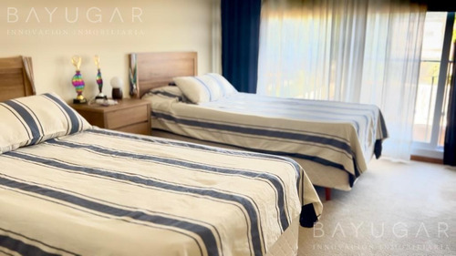 Imagen 16 de 21 de Venta - Muy Linda Casa En Club De Campo San Francisco - Bayugar Negocios Inmobiliarios