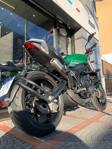 Benelli 752s Duomo Motos