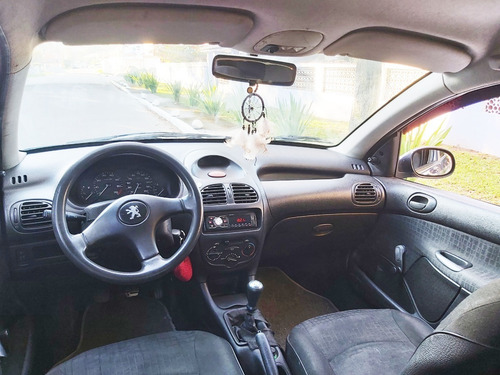 Imagem 6 de 7 de Peugeot 206