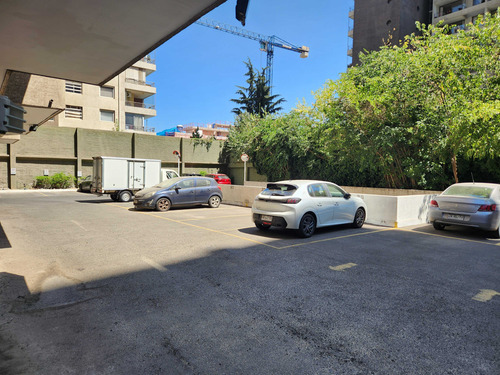 Precio De Oferta. 2 Cuadras Metro Egaña (84847)