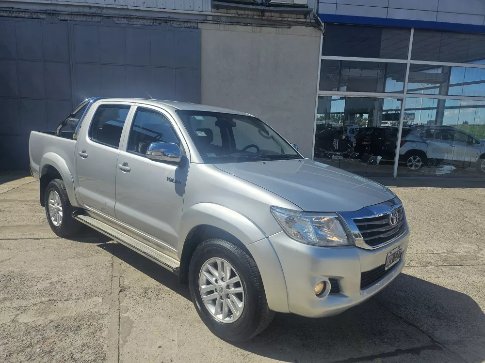 Toyota Hilux 2.7 Cd Srv Vvti 4x2