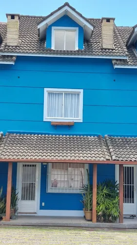 Casa Em Teresópolis , 4 Quartos. Ótima Localização. Bairro Do Alto. Espaçosa. Em Rua Sem Saída.