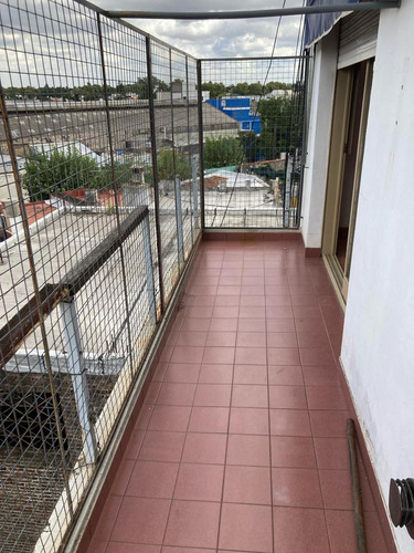 Alquiler De Departamento De 3 Ambientes Con Balcon