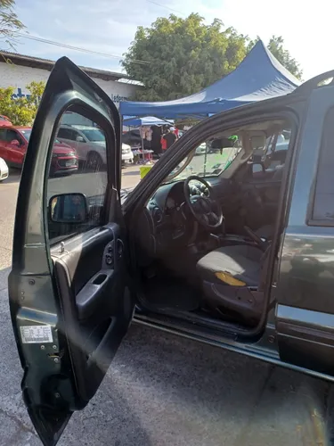 Jeep Liberty 3.7 Sport 4x4 Mt