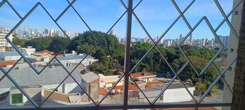 Apartamento De Dois Dormitórios Com Móveis Planejados.
