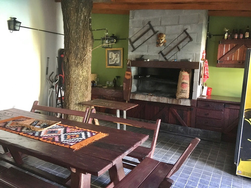 Imagen 12 de 30 de Venta - Magnifica Casa - Lote 8,66 X 43,30 - Piscina - Canepa Al 1300 - S. L