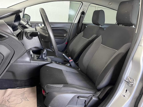 Imagen 24 de 25 de Ford Fiesta Kinetic Design 2018 1.6 Se
