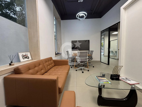 Local Comercial A Nivel De Calle Parque Bicentenario