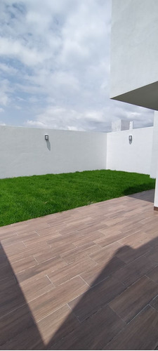 Hermosa Residencia En Lomas De Juriquilla, Jardín, Terraza, 