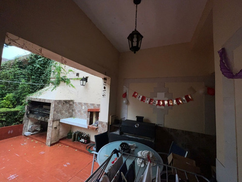Imagen 19 de 30 de Casa Venta Monte Castro 4 Ambientes