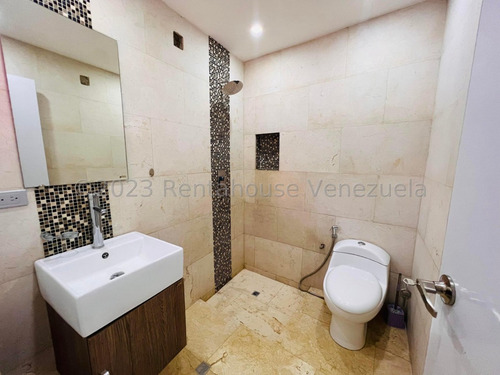 Casa Townhouse En Venta De 4 Niveles En Cantarrana Cocina Empotrada Piso De Mármol Parrillera Seguridad Nela 24-8827