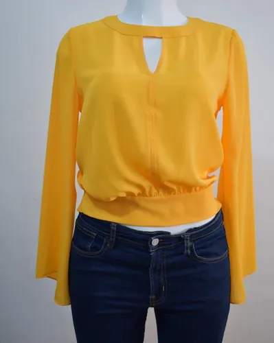 Blusa manga larga amarilla shop