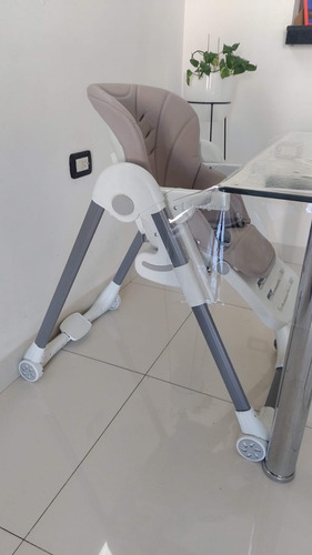 Silla De Comer Carestino Luxury Gris Claro Reclinable Luxury Blanco (Usado)