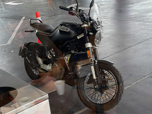 Husqvarna Svartpilen 401