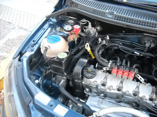 Imagen 14 de 15 de Volkswagen Voyage 1,6 Trendline 101 Cv Gnc 2016 Azul
