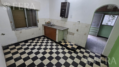 Venta Casa De 4 Ambientes Con Cochera En Bernal Oeste