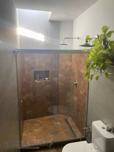 Casa En Venta 1 Dormitorio, 2 Baños, Patio Con Parrillero Y Cochera-alle Dr. José Irureta Goyena-villa Española