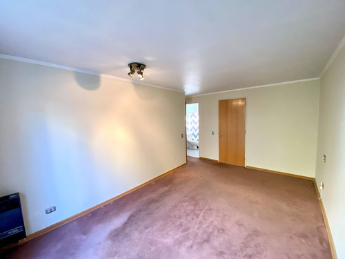 Oportunidad: Arriendo Casa 3d/2b + Servicio, Est. Techado