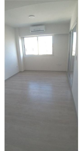 Imagen 16 de 19 de Departamento Duplex 2 Ambientes Al Frente/balcon