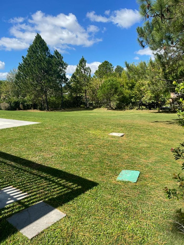 Imagen 27 de 29 de Casa En Venta De 3 Dormitorios, 3 Baños, Piscina En Barrio Privado Carmel