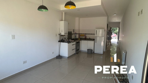 Duplex En Calle Rivadavia