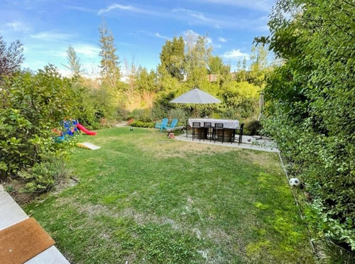 Unico Con Jardin Propio A Pasos Del Portal, Impecable, 2 Est
